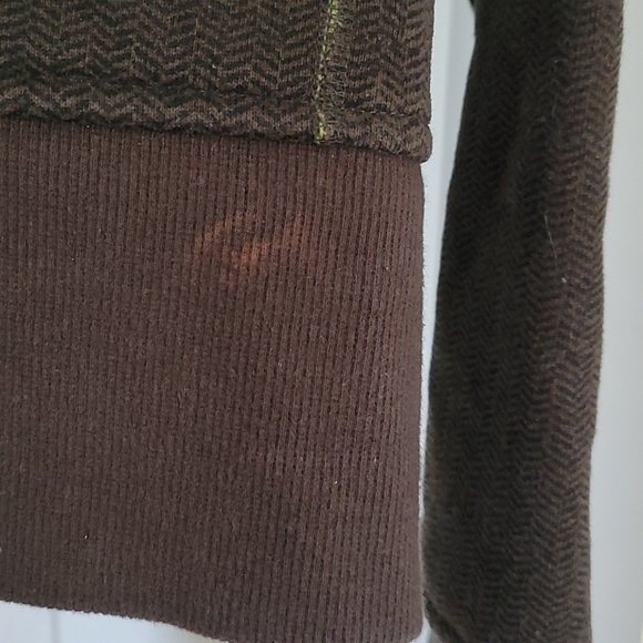 Size 8 Lulu Lemon Olive Green Hoodie - Picture 2 of 3